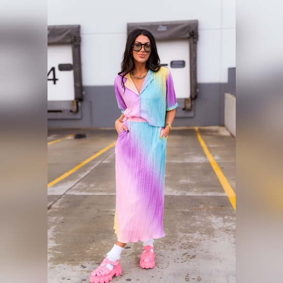 Dressed in Lala Ćest la Vie Plissé Skirt Set in Rainbow Daydream - Picture 6 of 10